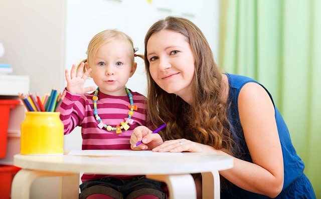 Няня для ребенка: основные обязанности и что она должна уметь - фото3