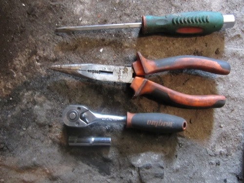 Замена задних тормозных колодок на ВАЗ 2114 - фото1