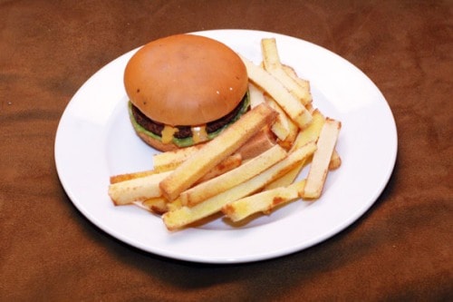 Муляжи (макеты) продуктов питания в интерьере магазина - фото 1 Муляжи (макеты) продуктов питания в интерьере магазина - фото 1