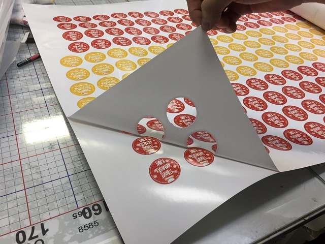 Самоклеящаяся бумага: что это такое, виды, применение - фото2 Самоклеящаяся бумага: что это такое, виды, применение - фото2