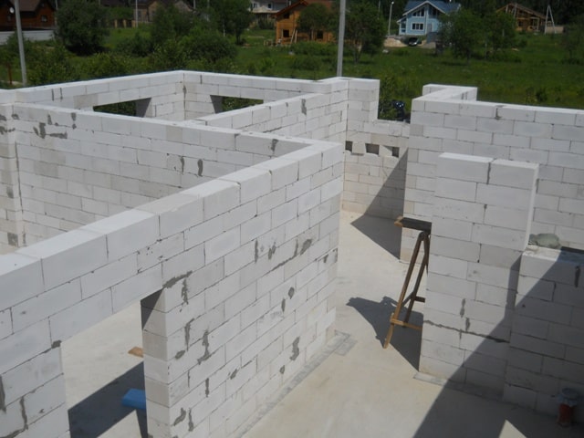 Частный дом из газобетона: плюсы и минусы, особенности - фото3 Частный дом из газобетона: плюсы и минусы, особенности - фото3