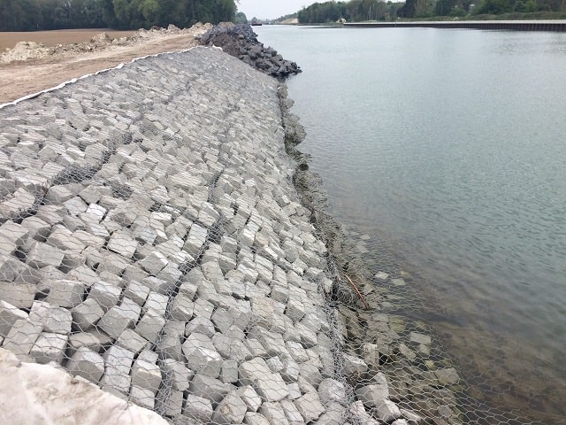 Берегоукрепление: что это такое, виды и особенности - фото4 Берегоукрепление: что это такое, виды и особенности - фото4