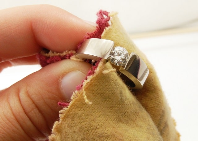 Как почистить золотые украшения в домашних условиях (быстро и эффективно) - фото4 Как почистить золотые украшения в домашних условиях (быстро и эффективно) - фото4