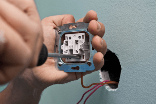 Как подключить выключатель с одной клавишей от розетки? - фото 5 Как подключить выключатель с одной клавишей от розетки? - фото 5