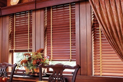 Жалюзи на пластиковые окна на кухню - фото 1