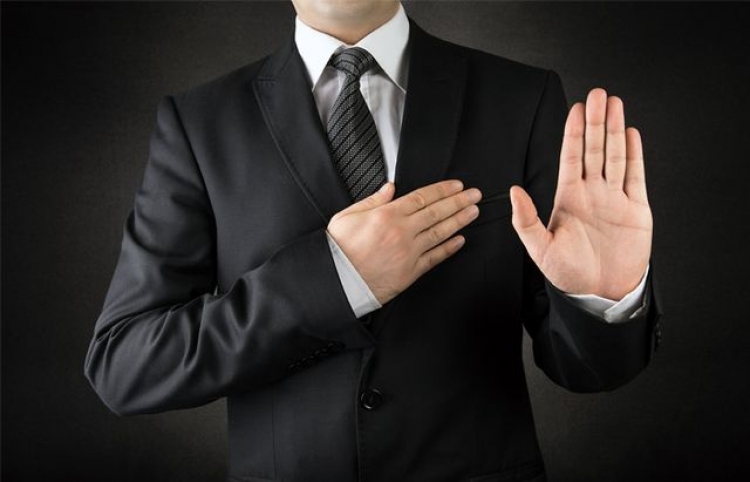 Оккупанты записали крымчан в иностранцы – требуют присягнуть на верность