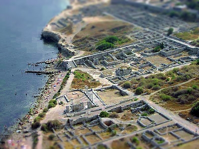 В Севастополе открылась выставка миниатюр