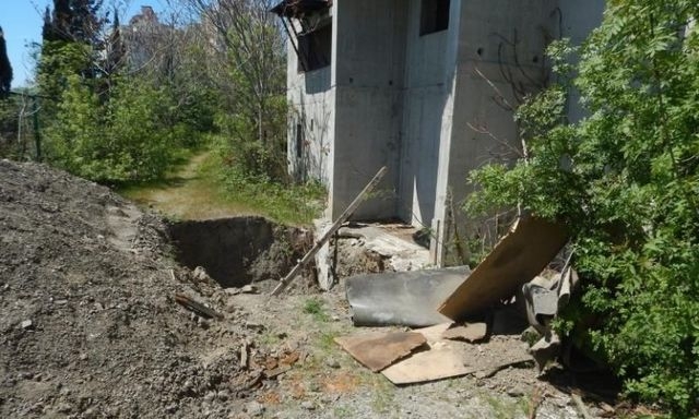 Убили и бросили в яму – трое строителей в Ялте подозреваются в тяжком преступлении