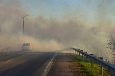Масштабный пожар вызвал несколько ДТП на трассе «Евпатория – Симферополь»