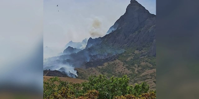В Крыму бушуют пожары, возникла угроза для военного аэродрома Бельбек