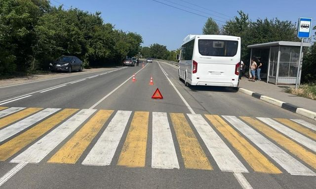 Под Симферополем под колесами автомобиля погибла 57-летняя женщина