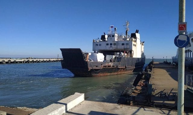 Спустя 3 недели россияне возобновили работу Керченской переправы