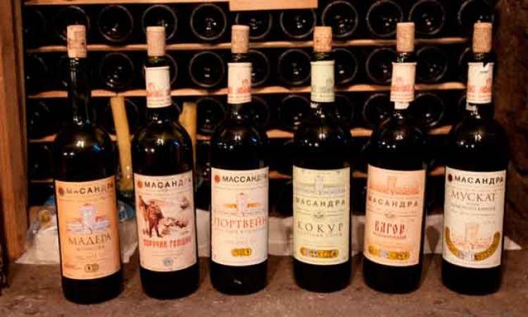 Нашли, кому налить: российские &laquo;кураторы&raquo; намереваются отправить крымское вино в &laquo;ЛДНР&raquo;