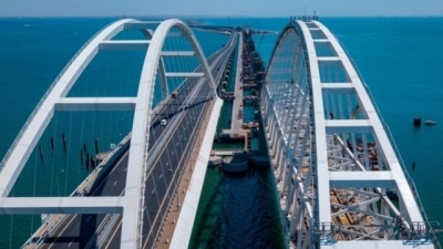 Завершена установка опор для железнодорожной части Крымского моста