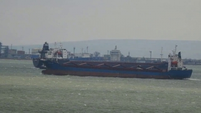 До сих пор на мели: сухогруз Maryland так и не удалось сдвинуть с места