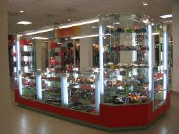 В Симферополе продают дорогостоящие торговые залы