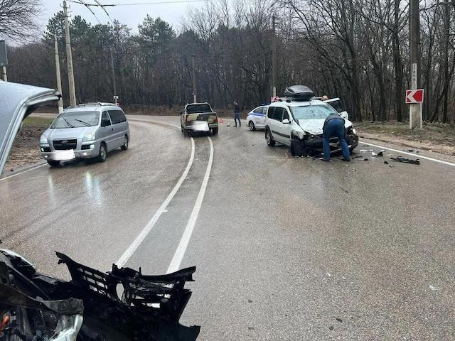 В тройном ДТП на трассе пострадало несколько пассажиров