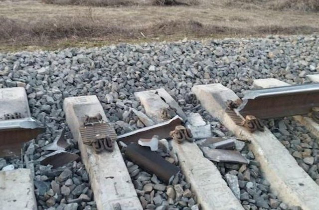В Крыму повреждена железная дорога – активисты движения «Ашан» взяли ответственность на себя