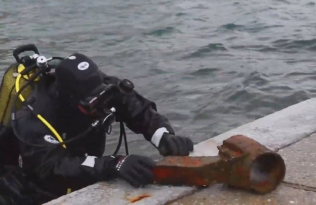 Водолазы приступили к обследованию крымских пляжей
