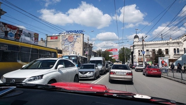 В Симферополе завершаются работы по переводу нескольких улиц на одностороннее движение