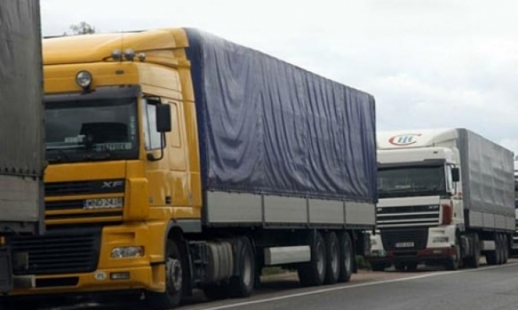 В течение 3 месяцев водителям крупногабаритного транспорта придется ездить по ночам