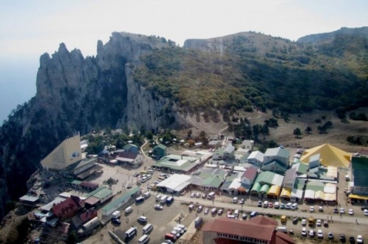 На Ай-Петри продолжается демонтаж незаконных построек