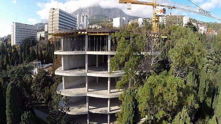 От хаоса до коллапса - в Крыму замерли все стройки