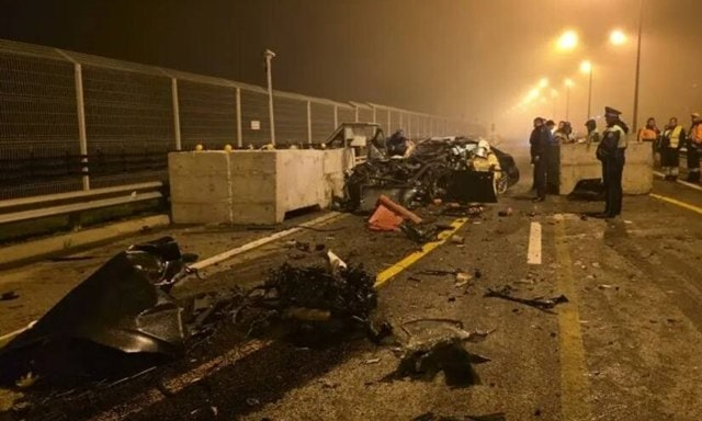 На Керченском мосту в результате ДТП погибли водитель и пассажир «Mercedes-Benz».