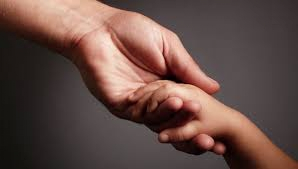 Мать оставила ребенка незнакомцу