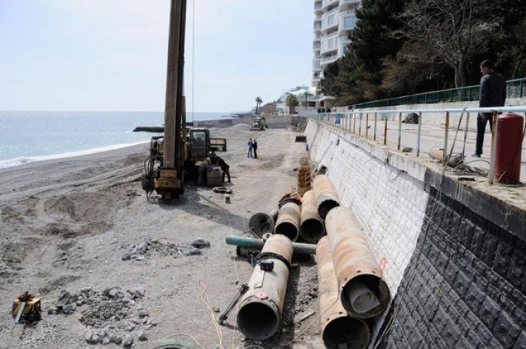 Приморский пляж в Ялте будут реконструировать в течение трех лет