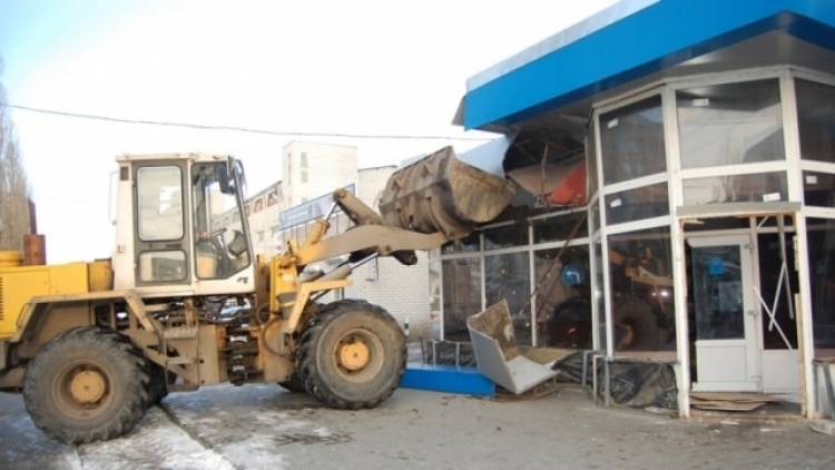 Торговые киоски у реки Мелек-Чесме в Керчи уберут