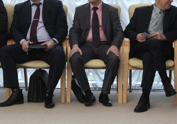 Помогать Крыму едут чиновники и специалисты из России