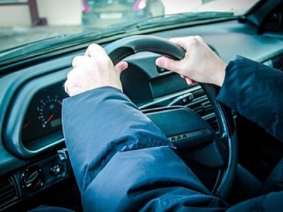 Чтобы купить водки, мужчина угнал автомобиль