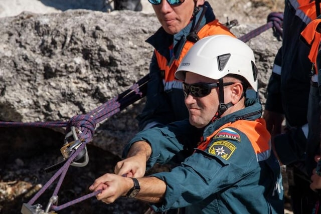Спасатели помогли туристам, застрявшим на горе Ильяс-Кая