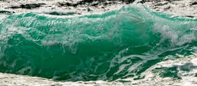 Трое российских военнослужащих вышли на лодке в море и пропали