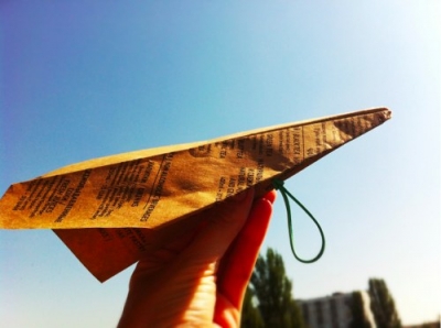 В Ялте прошел Фестиваль бумажных самолетиков