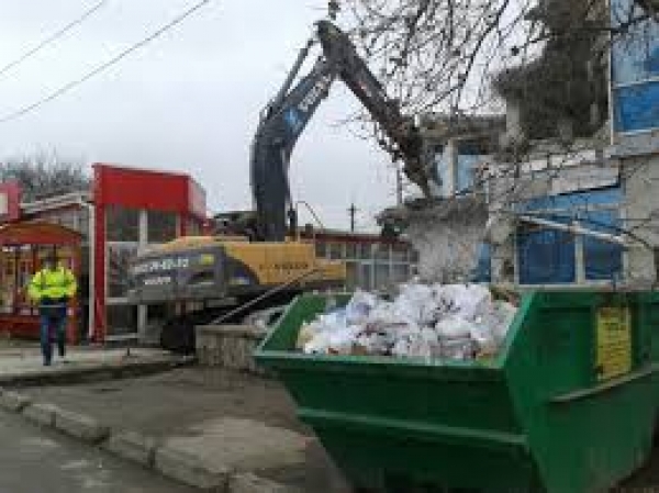 Развалины торгового центра как сигнал инвесторам?