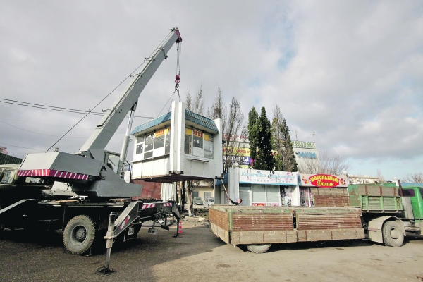 У Севастополя не хватает средств на демонтаж незаконных торговых павильонов