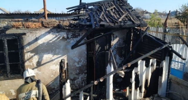 Спасатели и газовики предотвратили взрыв во время пожара