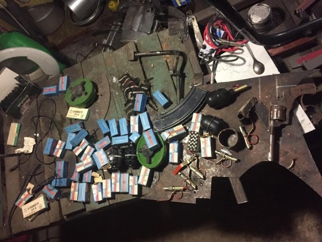 Правоохранители нашли в гараже частного дома оружие и боеприпасы