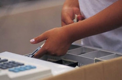 Грабитель украл деньги из кассы магазина