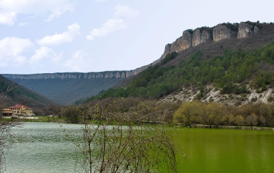 Красивое плато Мангуп не любит неосторожных туристов