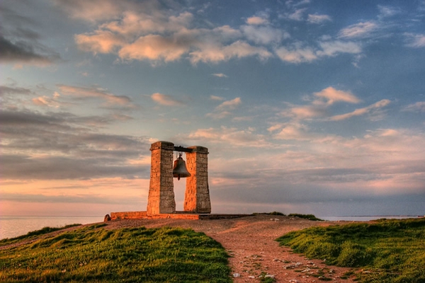 Назначая директора Херсонеса, следовали примеру Соловецкого монастыря