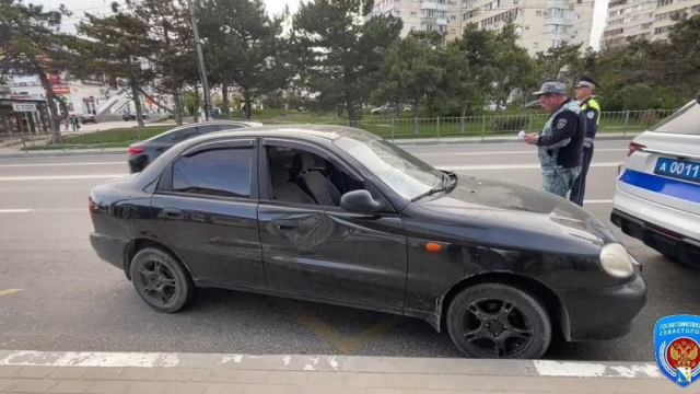 В Севастополе под колесами машины погиб пенсионер, перебегавший дорогу