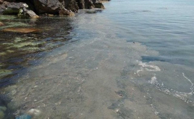 Ремонту трубы КОС «Южный» мешает авиамина на дне Голубой бухты