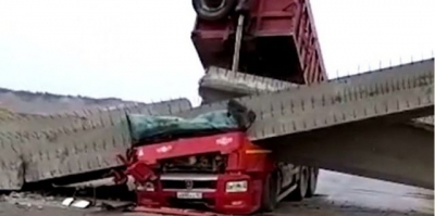 Путепровод под Бахчисараем не выдержал тарана грузовика