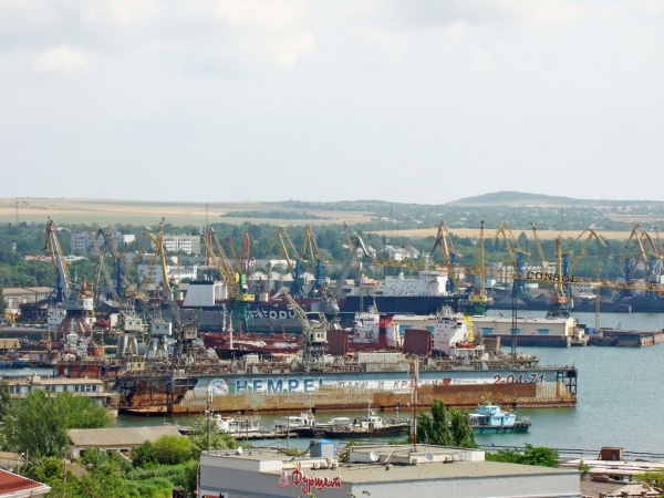 Крымская компания предлагает России отказаться от моста в Керчи