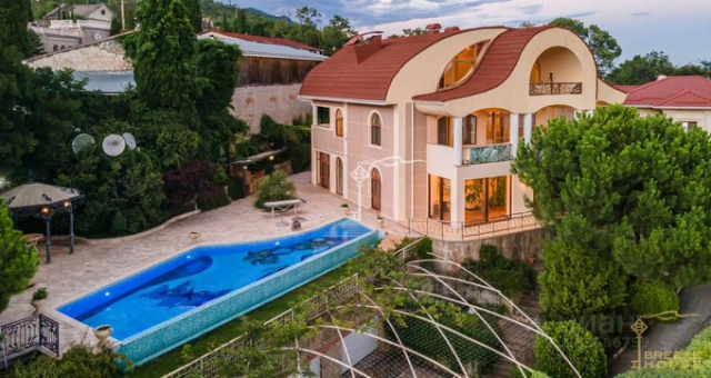 Дом, в котором прописан мэр Одессы Геннадий Труханов, выставлен на продажу