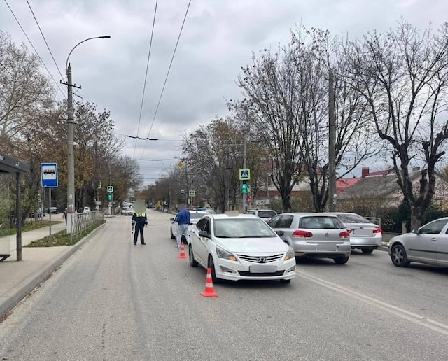 В Симферополе под колеса легкового автомобиля попал семилетний мальчик