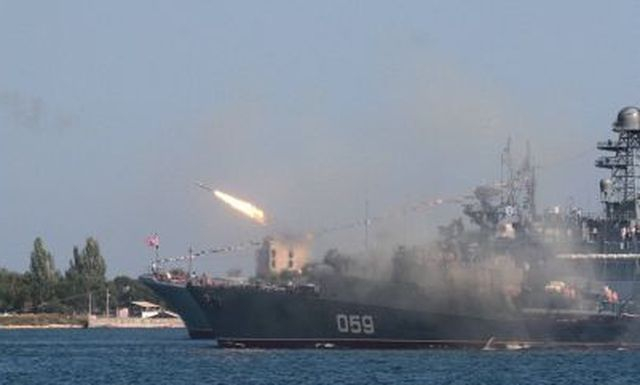 Ночью у берегов Севастополя прогремели взрывы